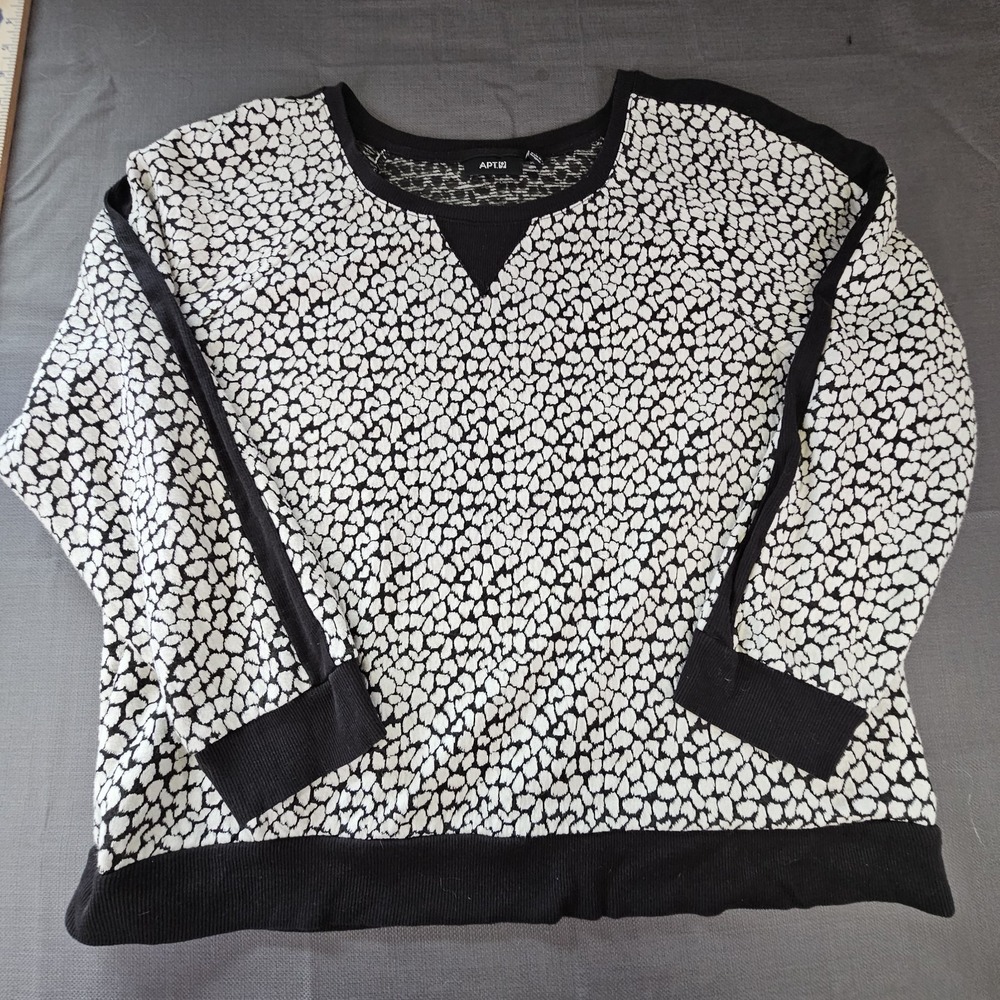 APT. 9 Womens Black White Animal print Long Sleeve Top sweatshirt‎ Size LG